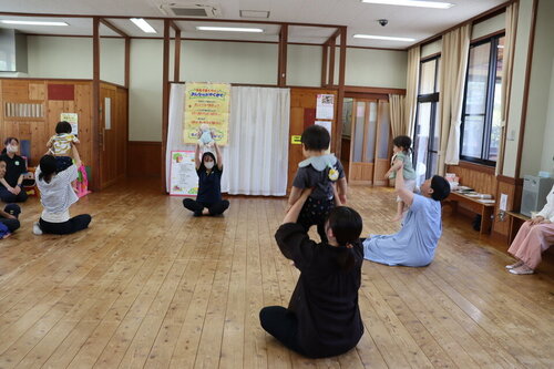 子育てサロン①.jpg