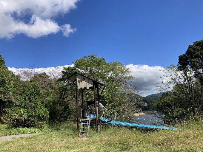 滑り台全景.jpeg