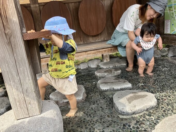 足湯2人.jpeg