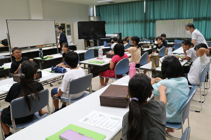 四年生興味津々