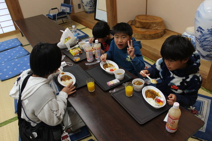 食事風景こども