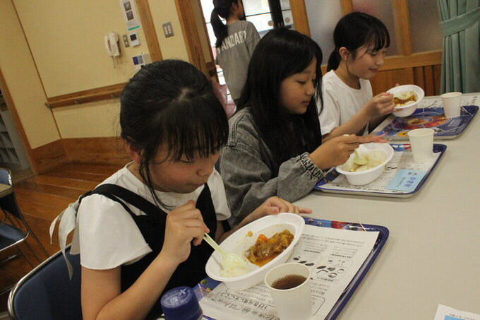女子３人.jpg
