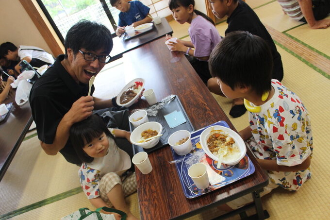 食事父と子ども.jpg