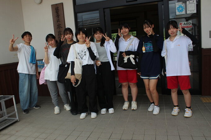 佐賀東高等学校の生徒さん.jpg
