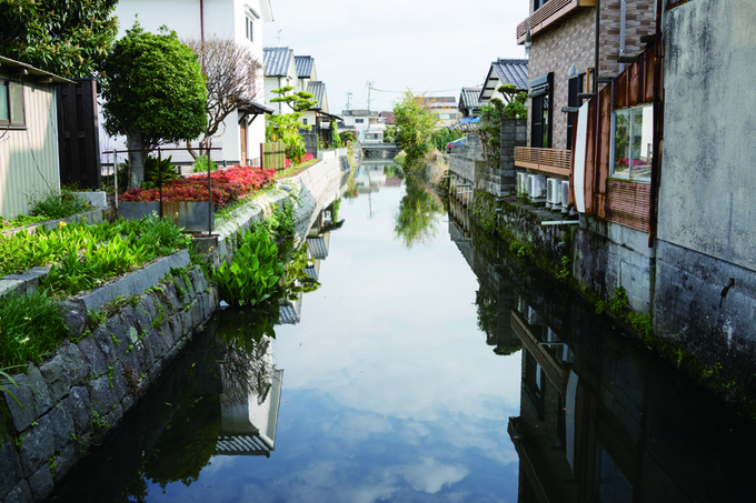 裏十間川 右が武家地左が町人地.jpg