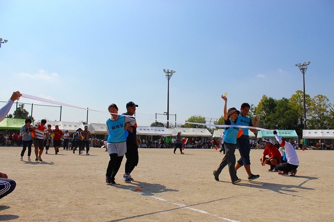 20171009_体育大会13男女フーセン運び.jpg