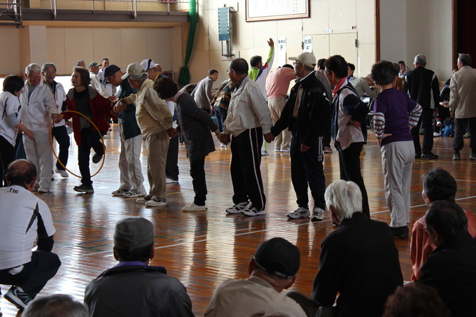 20171029_高齢者スポーツ大会_みんなの輪2.JPG