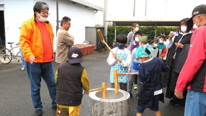 R7_12_21 餅つき(1)jpg