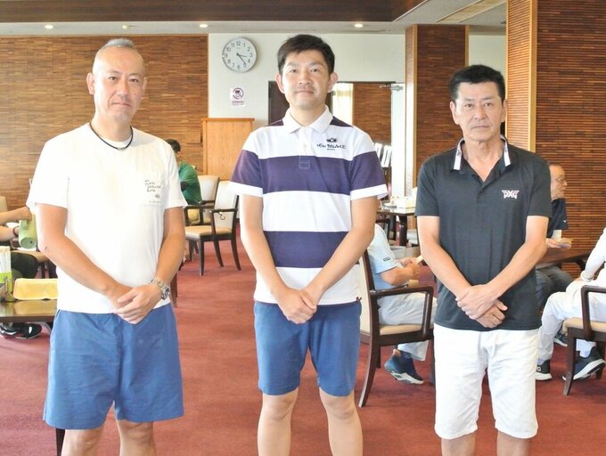 優勝した塚本拓斗さん（中央）、２位の詫广茂信さん（右）、３位の中野知博さん.jpg