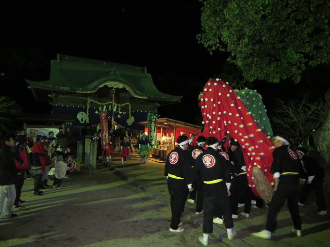 新北神社の獅子舞の初舞