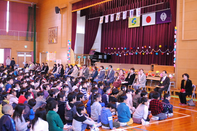 鍋島小学校で「ありがとう集会」がありました。