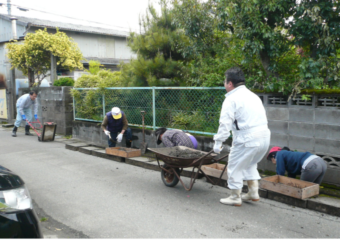 中川副校区　春季河川清掃