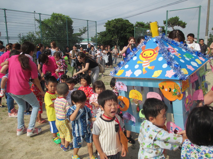 夕涼み会未満児おみこし.JPG