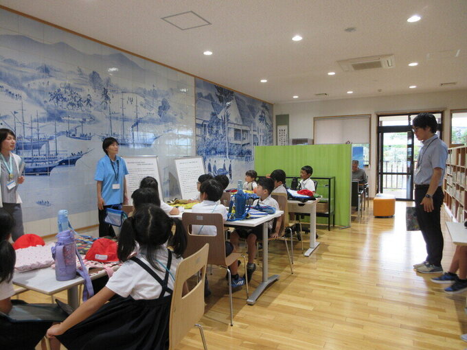 中川副小学校の2年生が公民館を探検！