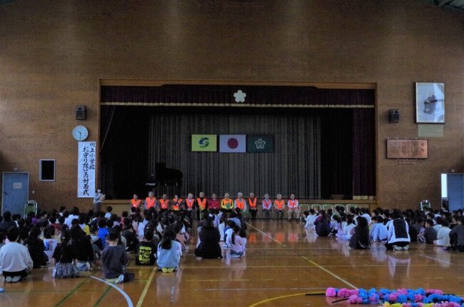 川上小学校で行われた対面式２.jpg
