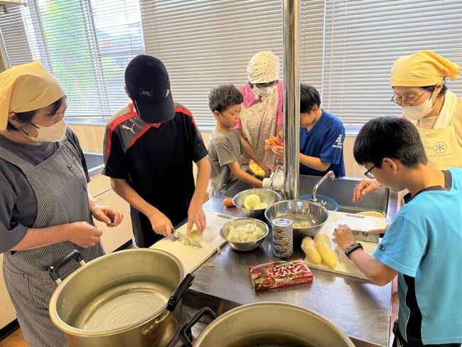 05 材料を細かく刻む.jpeg