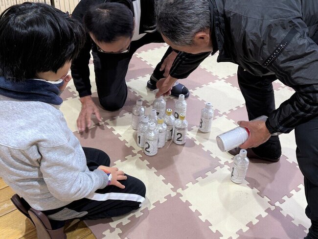 07 ペットボトルで作られたモルック.jpeg