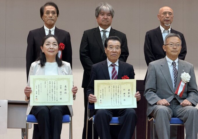 ☆前館長　杠　輝夫さんが佐賀県公民館連合会表彰　優良職員等表彰を授与されました！